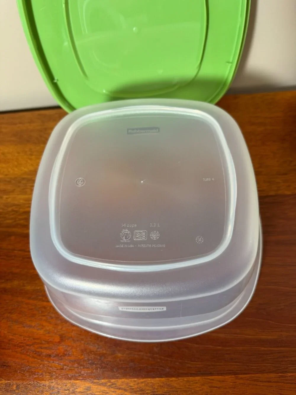 Rubbermaid 3-Piece Produce Saver Container Green Lid 14 Cups 3.3L - 7J69